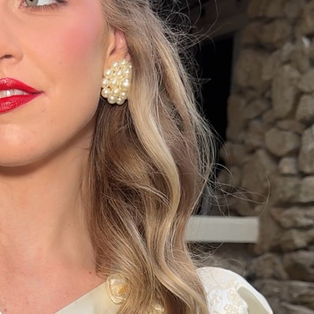 Vintage Classic Pearl Cluster round large  Clip-On Earrings - Cream Pearls